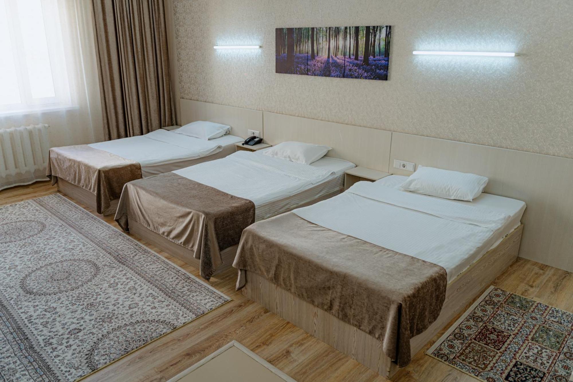 Union Plaza Hotell Astana Exteriör bild