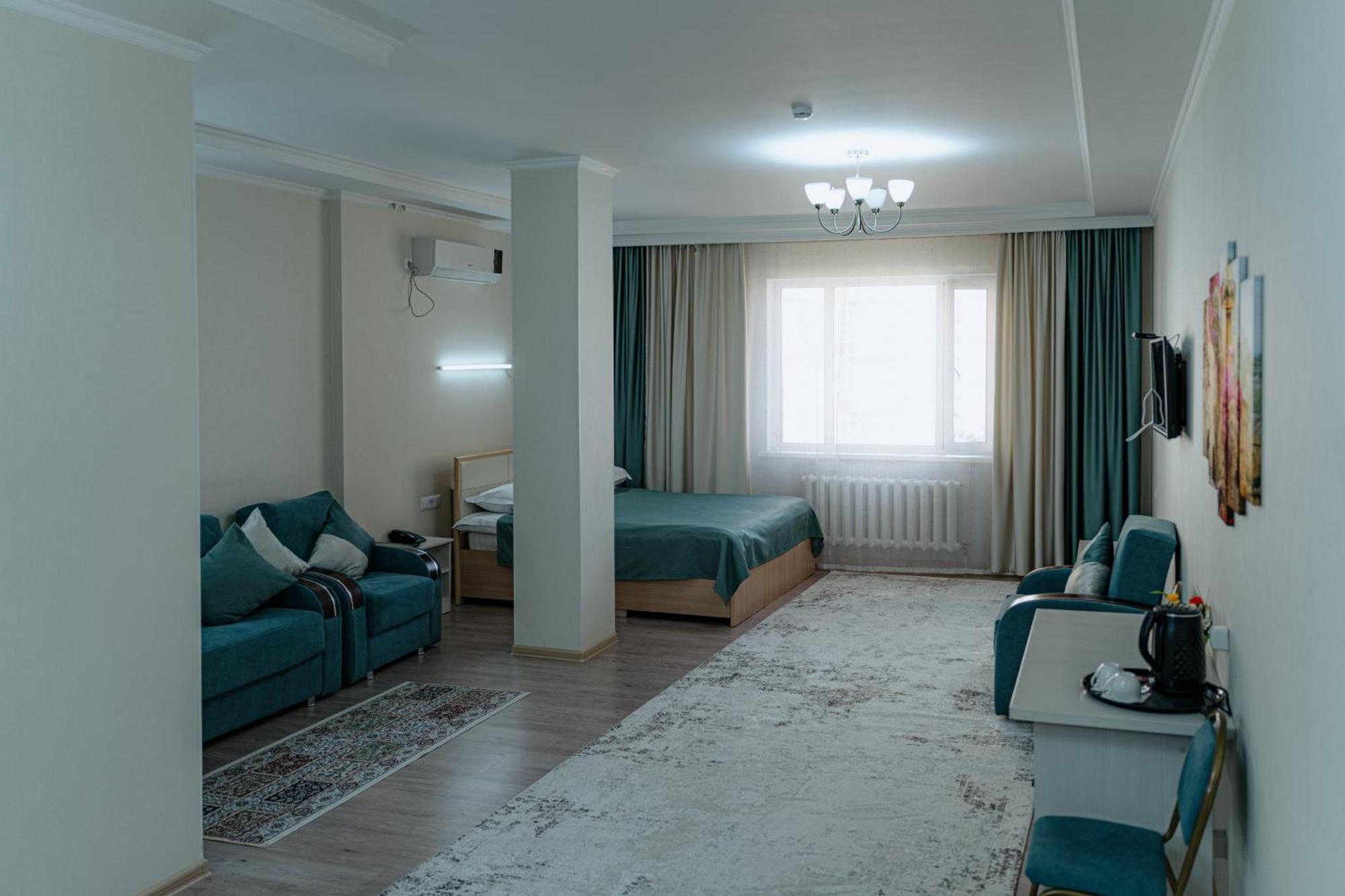 Union Plaza Hotell Astana Exteriör bild