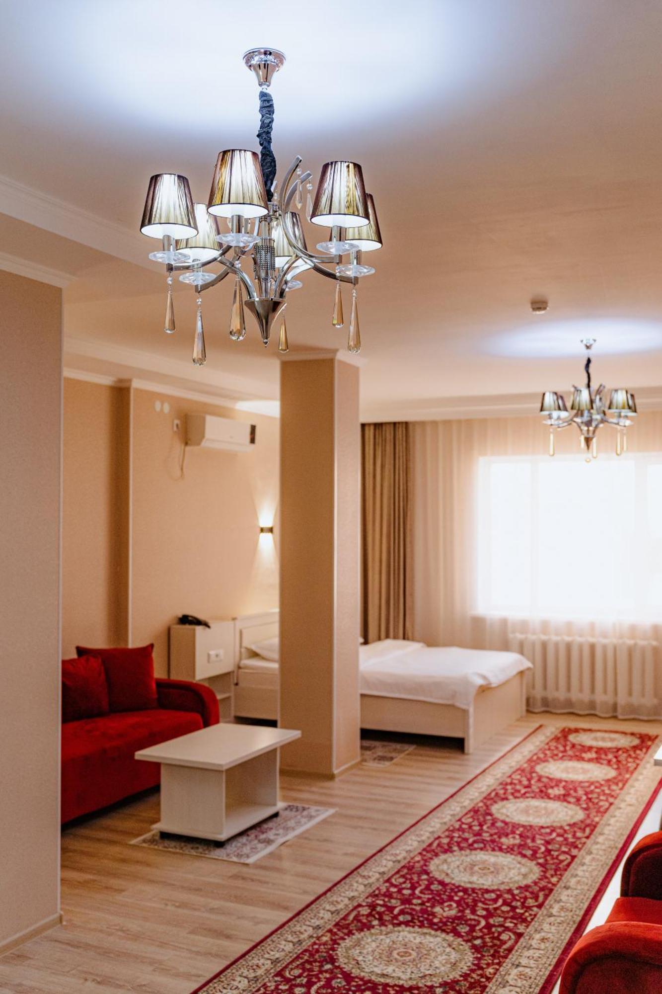 Union Plaza Hotell Astana Exteriör bild